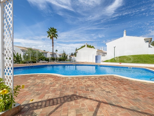 Vilamoura - 2 bedroom Townhouse in a private condominium with swimming pool