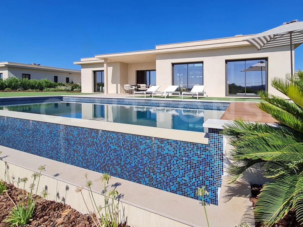 Faro - 3-Bedroom Villa in Luxury Gated Community with Ria Formosa View