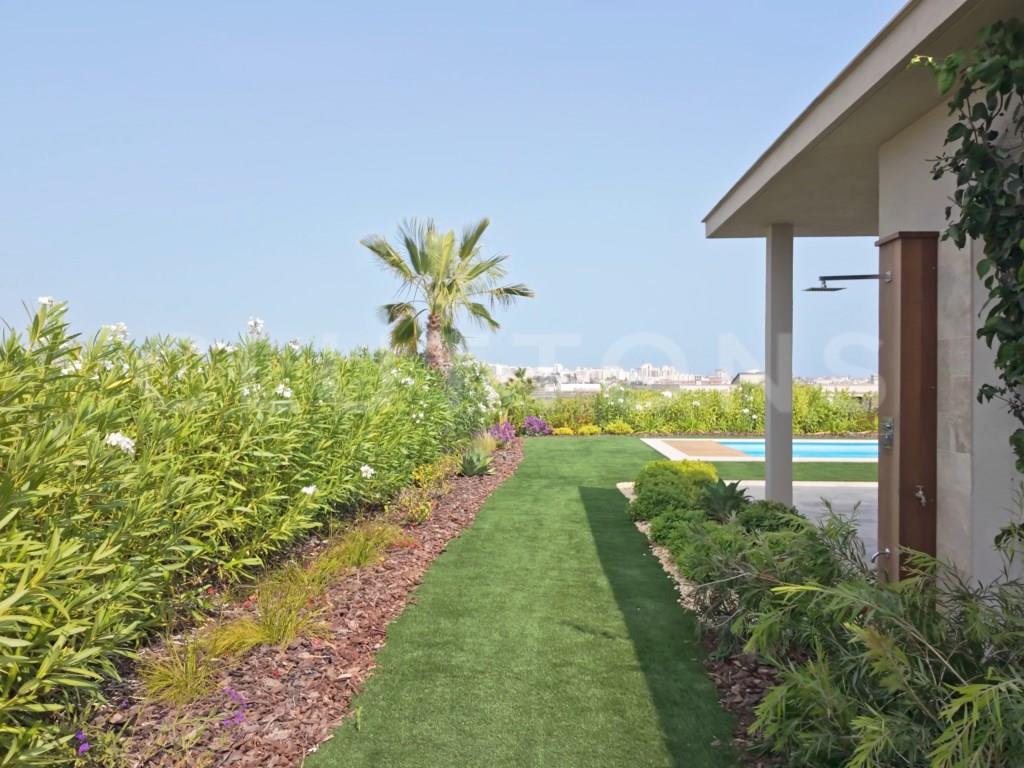 Faro - 3-Bedroom Villa in Luxury Gated Community with Ria Formosa View
