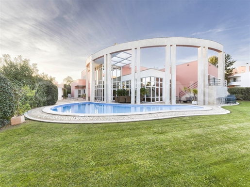 Exclusive 5 bedroom villa with pool in the center of Faro