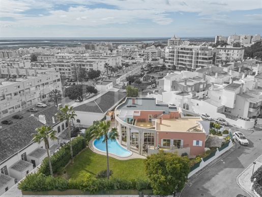 Villa exclusive de 5 chambres avec piscine dans le centre de Faro