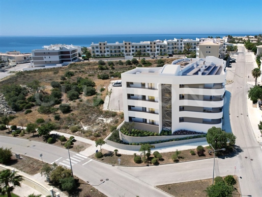 T2 em construção, com amplo terraço, estacionamento e piscina | Lagos - Algarve