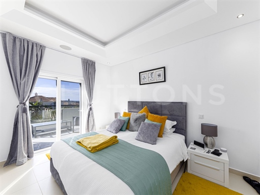 Vale Formoso - Exclusive 4+1 Bedroom Villa in The Crest Condominium