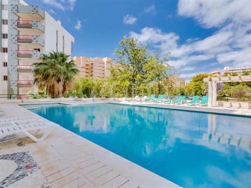 Vilamoura - 2 Bed Top Floor Sea View Apartment For Sale