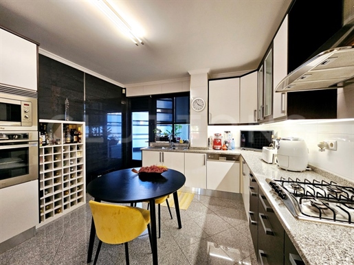 Faro - Amazing 4 bedrooms apartment in a prime location