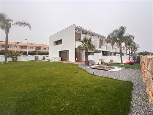 Albufeira (Ferreiras) - Maison jumelée avec 3+2 chambres et jardin privé