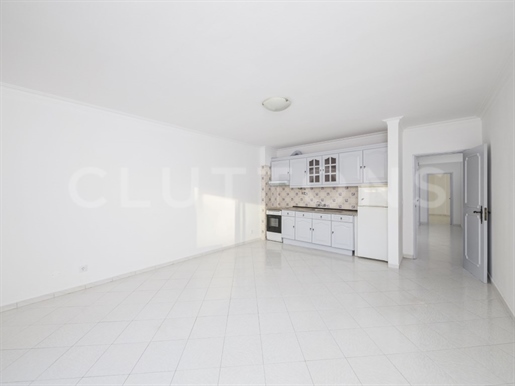 Cumpărare: Apartament (8100)