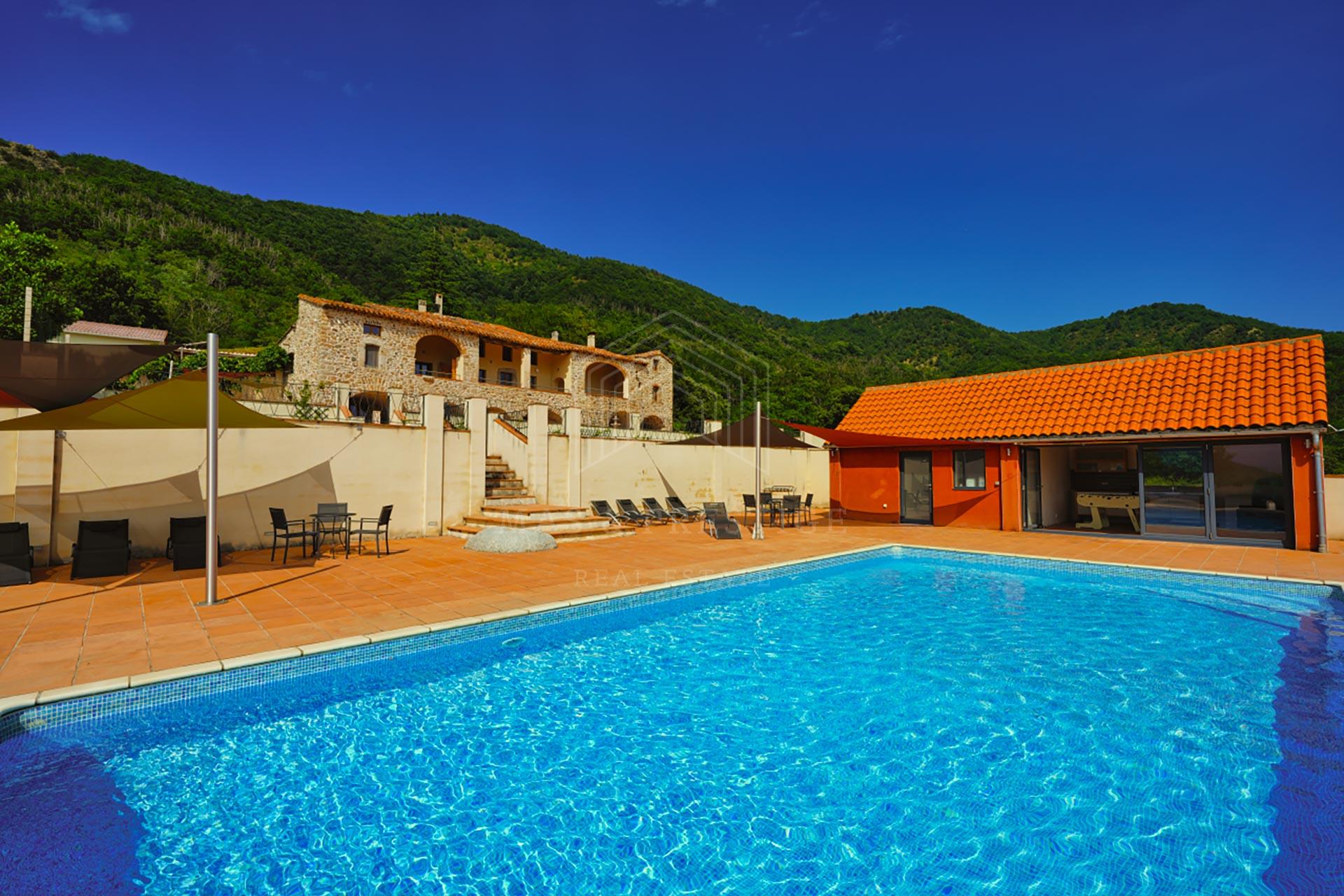 Character Mas In The Heart Of Vallespir – 39 Hectares Of Private Nature