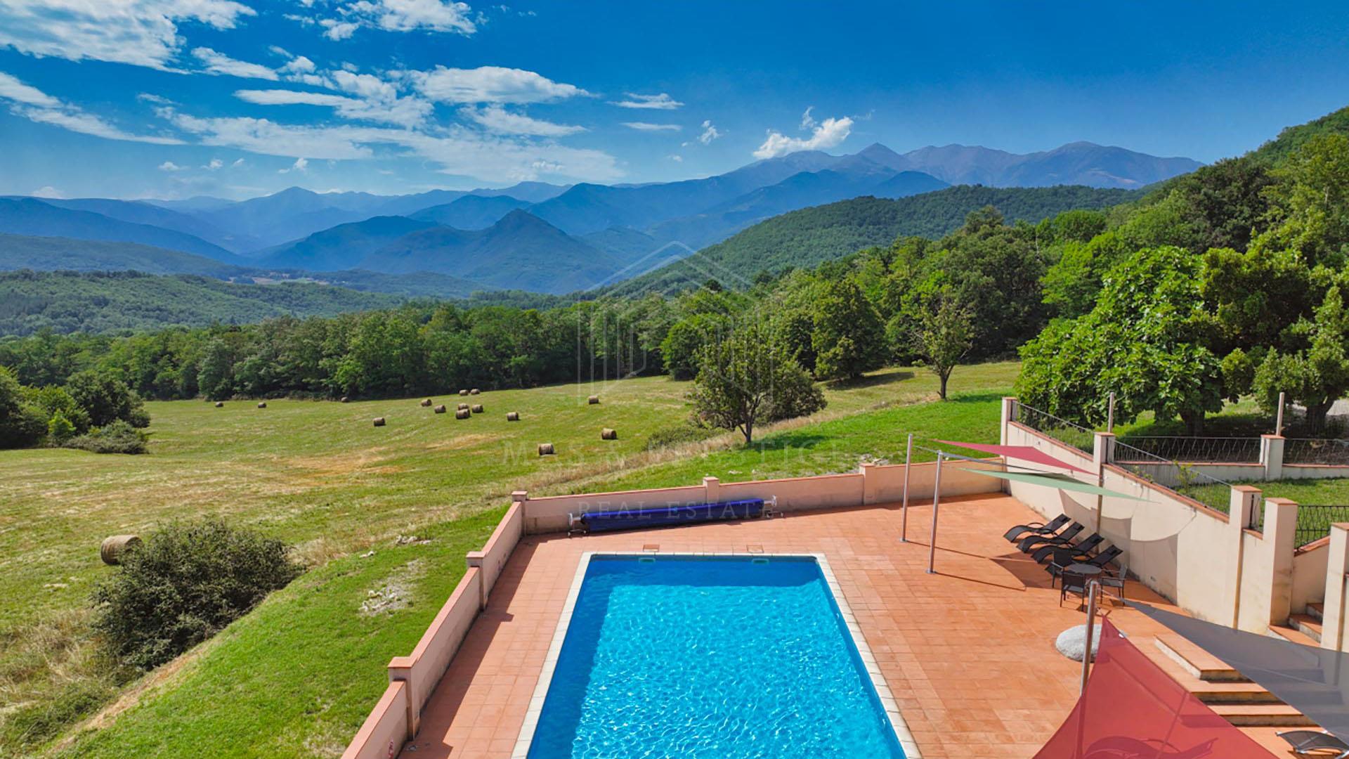 Character Mas In The Heart Of Vallespir – 39 Hectares Of Private Nature