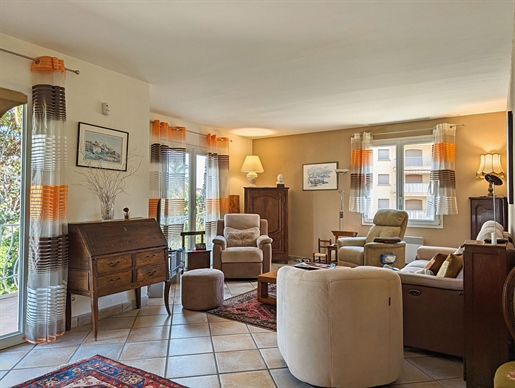Villa sur 2 niveaux à fort potentiel - Sainte-Maxime