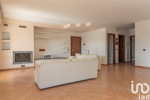 Sale Apartment 151 m² - 3 bedrooms - Castelfidardo