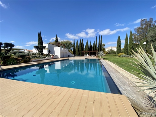 Vilamoura villa neuve T2+2 dans résidence avec piscine