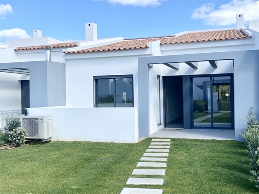 Vilamoura new villa T2+2 in residence with swimming pool