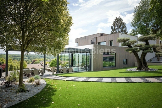 Magnificent architect's house of 450 m2