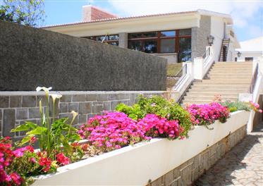 Dom/Vila a rekreačný bungalov a rôzne prístavby