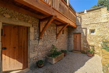Full of character renovated 3bed village house (168 m²) with garden and pool in charming village bet