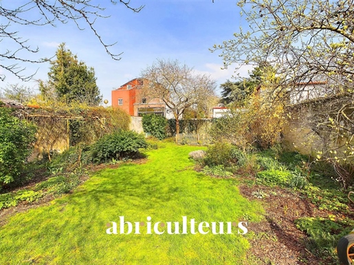 Montreuil - Mûrs A Pêches District - House - 8 Rooms - 5 Bedrooms - 240 M2 - Garden Of 250 M2 - 988