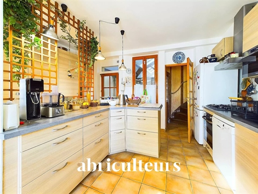 Montreuil - Mûrs A Pêches District - House - 8 Rooms - 5 Bedrooms - 240 M2 - Garden Of 250 M2 - 1 04