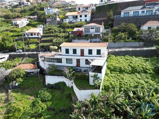 Home / Villa with 3 Rooms in Madeira with 231,00 m²