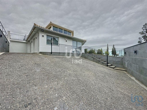 Casa / Villa T3 em Funchal (São Pedro) de 196,00 m²