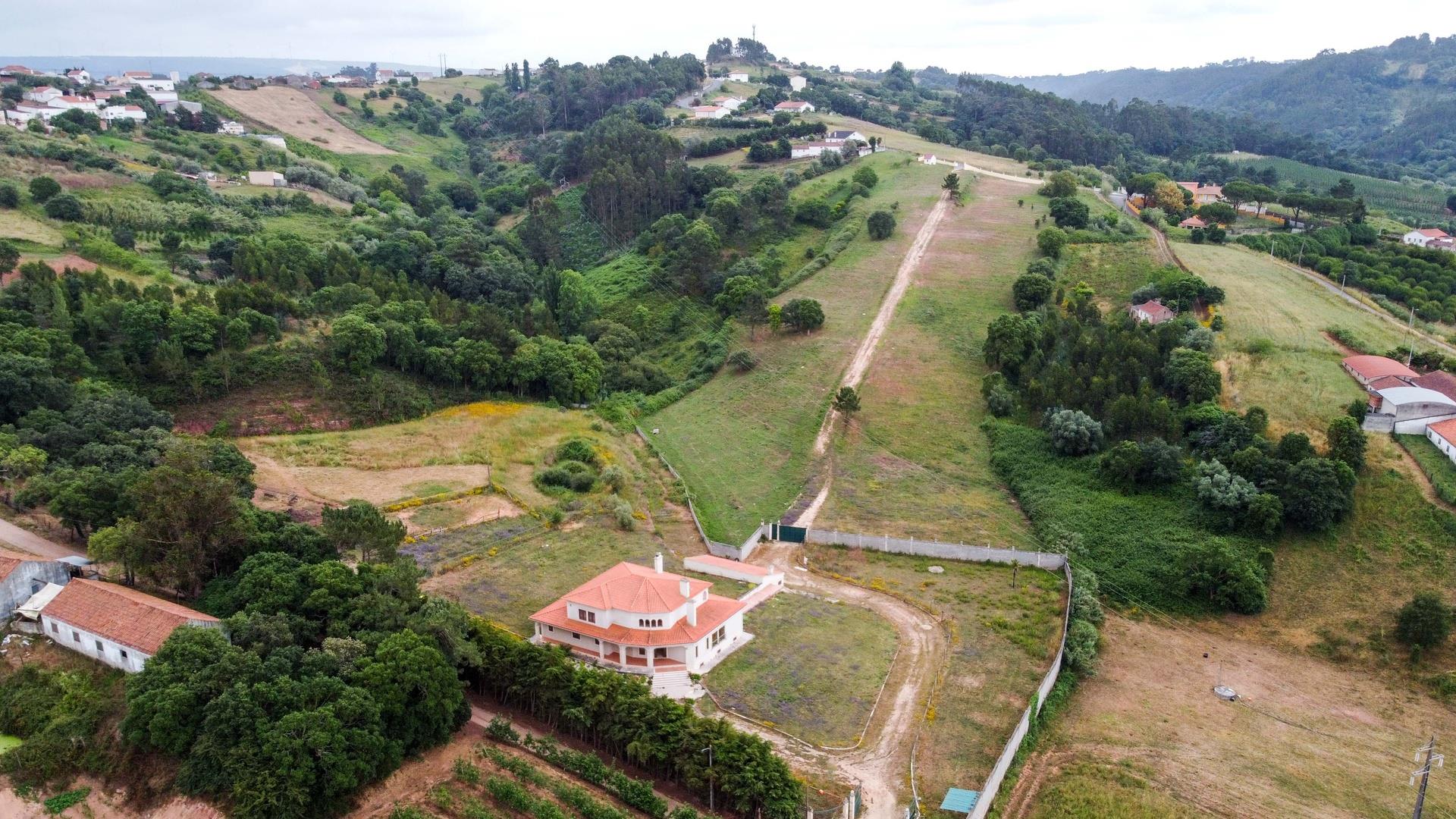 Turquel Estate | 6 Br Countryside House with 3 Hectares of land | Alcobaça | Silver Coast