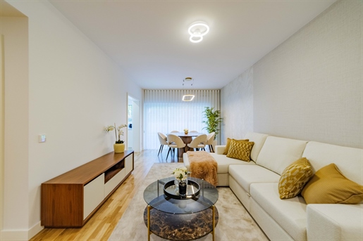 Luxury Apartment | 3 Bedrooms | Terrace | Prime Location |