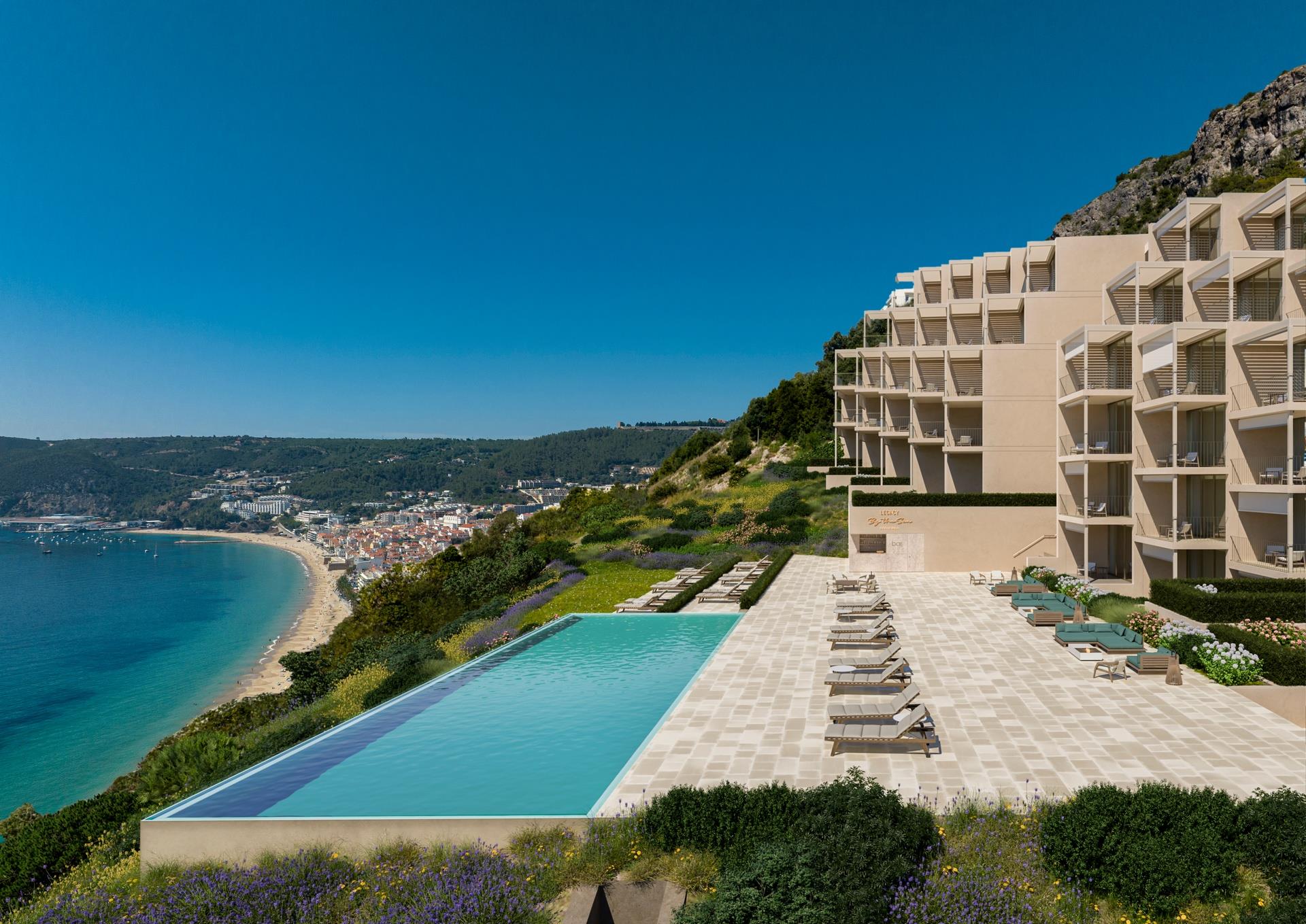 Sophisticated Seafront Living | 2 Bedrooms Duplex