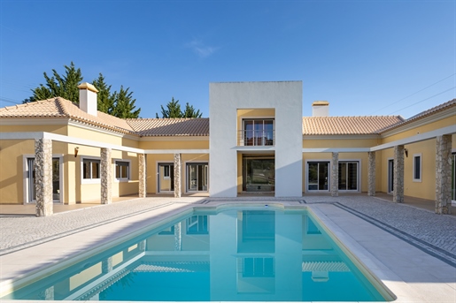 Tranquil Luxury Living: 4+2 Bedroom Villa with Pool on 10,000m2 Land in Cadafais - Alenquer