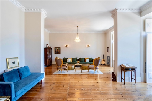Charming Apartment in Campo Mártires da Pátria Lisbon