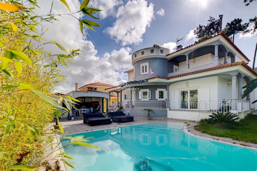 Villa with three suites, swimming pool and garden in Verdizela