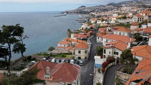 House with 3 Rooms in Funchal (Santa Maria Maior) with 261,00 m²