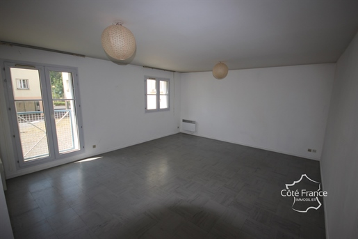 Givet Type T3 apartment located on the 1st floor of a closed residence, with a garage
