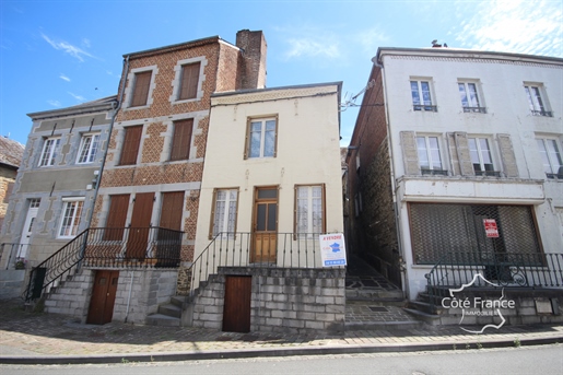 Fumay House to renovate in the city center. 30 minutes from Charleville-Mézières and Givet
