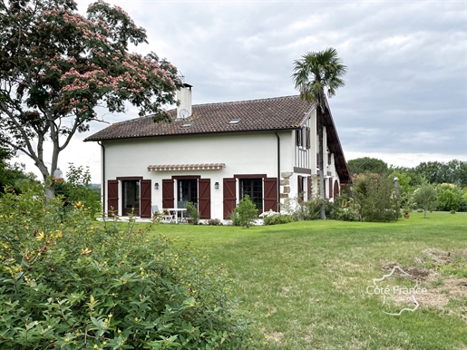 5 minutes from Salies de Béarn, self-contained villa, with salt pool, on 9717m2 of wooded land.