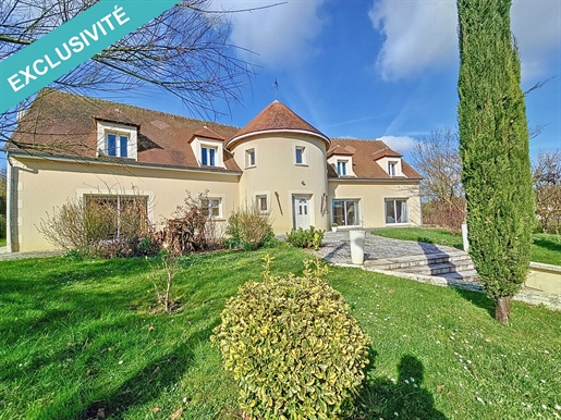 10 room house with swimming pool on total basement near Provins