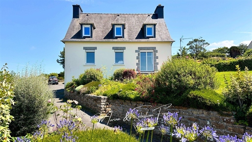 Casa vista mare in un incantevole borgo costiero