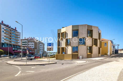 Apartamento T2 de arquitetura única no centro da cidade de Leiria