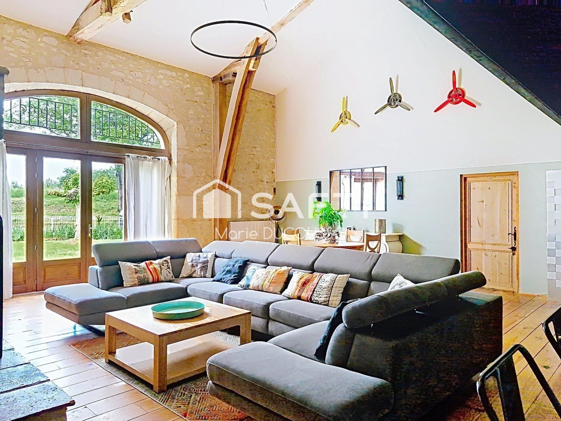 Purchase: Luxury property (24610)