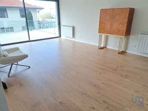 Apartment with 2 Rooms in Porto with 200,00 m²