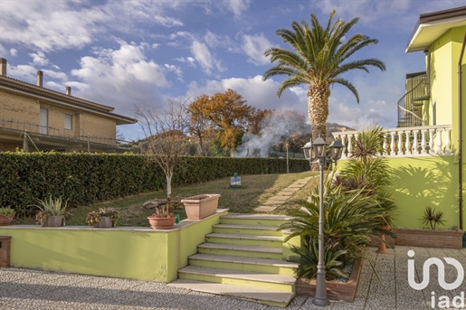 Vendita Casa indipendente / Villa 390 m² - 3 camere - Martinsicuro