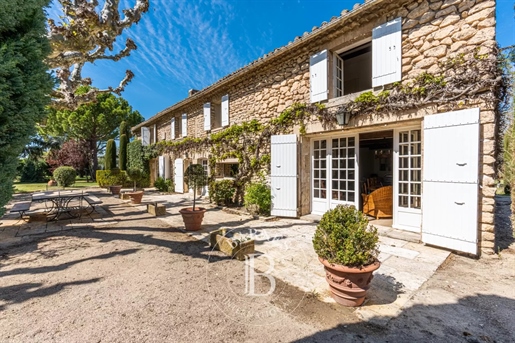 Between The Alpilles And The Luberon - Character Farmhouse - 6 Bedrooms - Tennis Court And Outbuildi