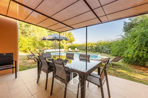 Saint Saturnin lès Apt - Villa with a pool in a secure residence