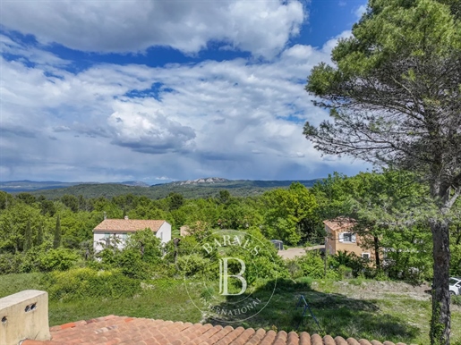 Aix-en-Provence - Gerenoveerd en vergroot huis - 163 m² - 5 slaapkamers - Tuin 3100 m² - Vrij uitzi