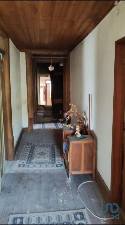 House with 5 Rooms in Coimbra with 275,00 m²