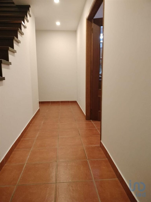 Maison T4 à Coimbra de 181,00 m²