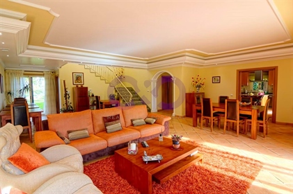 Villa tradicional de 4 dormitorios, configurada como bed and breakfast cerca de Tavira y Luz de Tavi