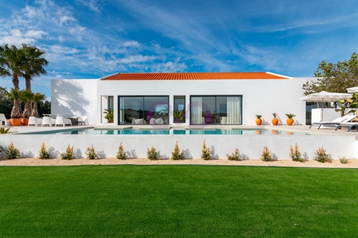 Exquisit renovierte Villa mit 3 Schlafzimmern in Santa Barbara de Nexe