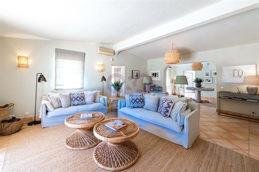 Rare opportunity: Beautiful 6 bedroom villa in the heart of Vale do Lobo.