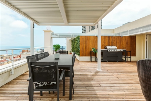 Penthouse im New Yorker Stil in der Nähe von Monaco mit atemberaubendem Panoramablick auf das Meer