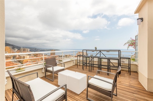 Penthouse im New Yorker Stil in der Nähe von Monaco mit atemberaubendem Panoramablick auf das Meer